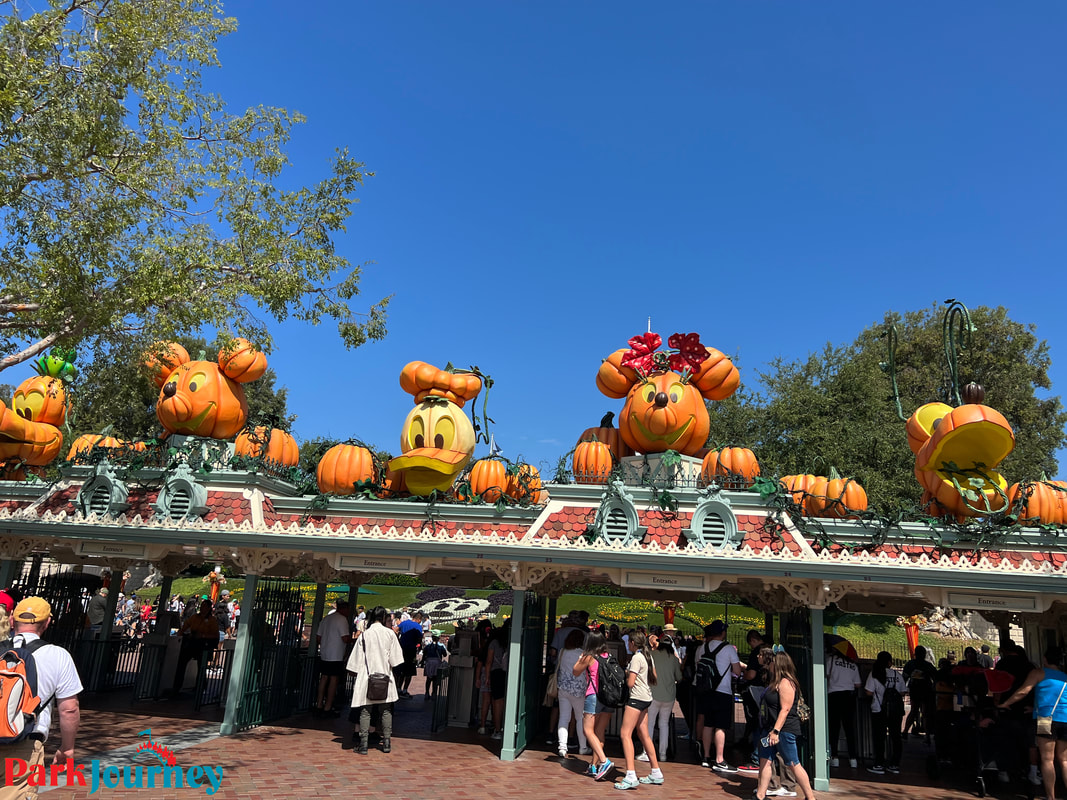 Set of 4 Disney Mickey Pumpkins Tossed Black Tumblers